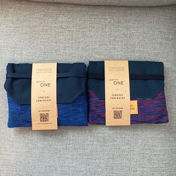 2 Delta “Someone somewhere” Travel kits - Picture 1 of 3